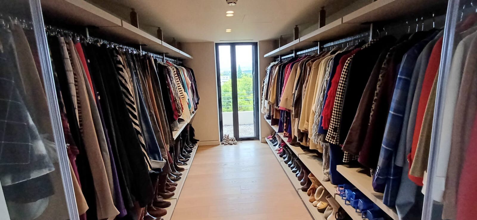 Dressing room after organization